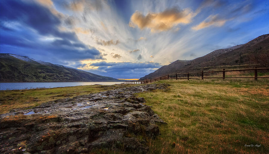Columbia River Gorge Photograph by Everet Regal