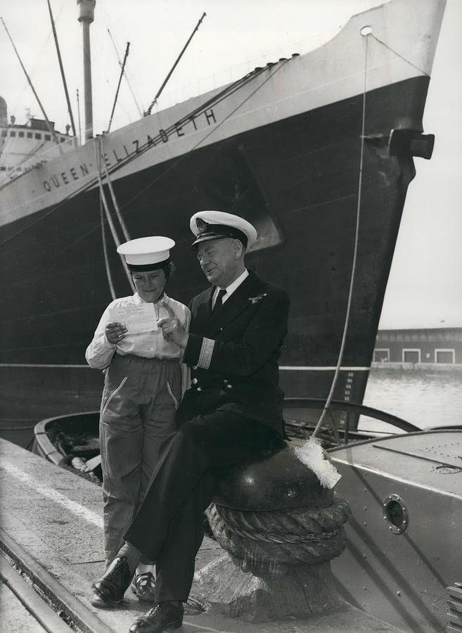 Commodore Of The Cunard Fleet Retires. Master Of The Queen Elizabeth ...