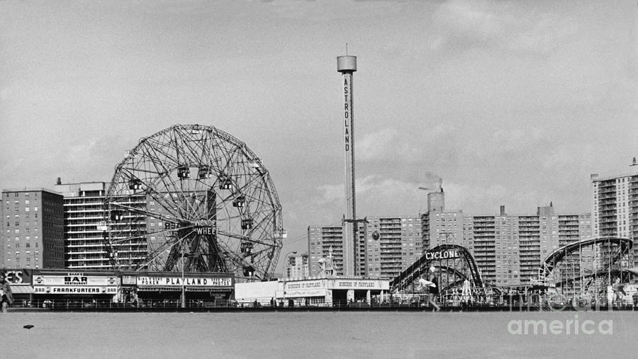 Coney Island Photograph by Bettye Lane