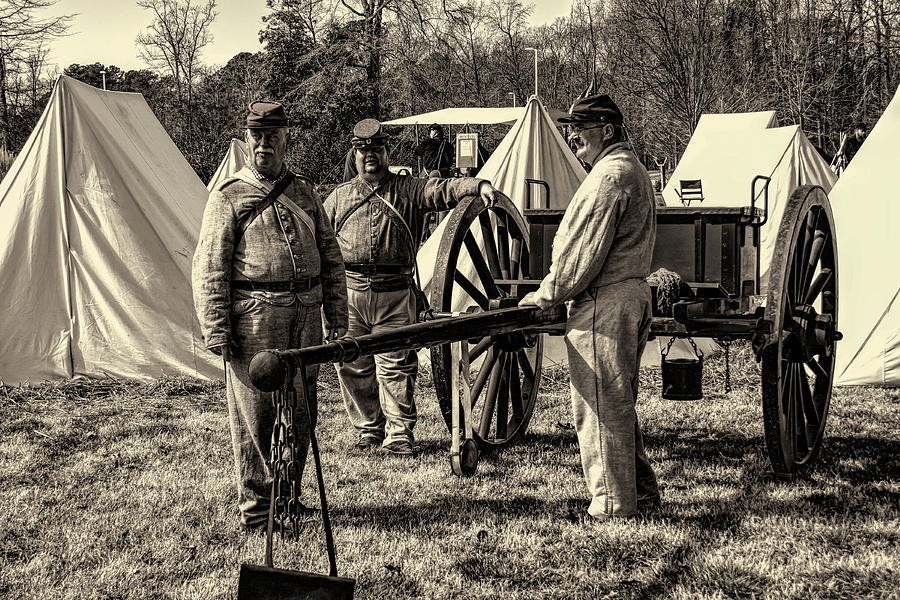 Newport News Photograph - Confederate artillerymen by Gene Myers