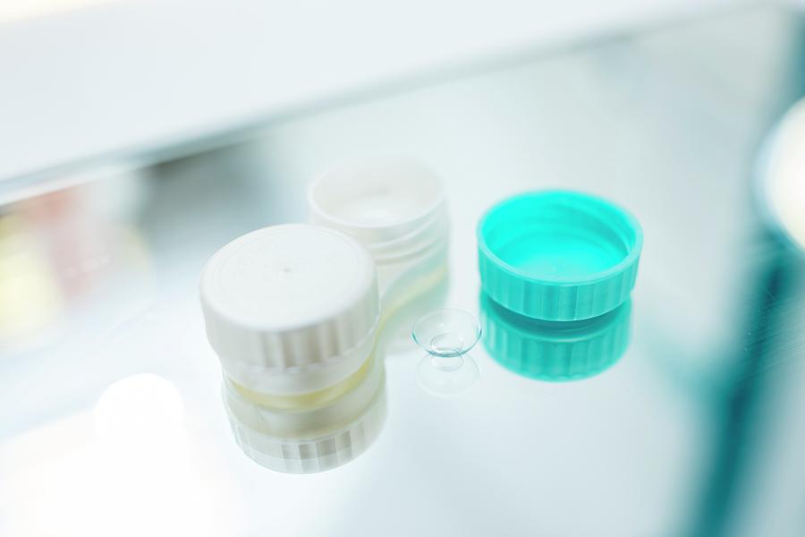 Contact Lens Case Photograph by Science Photo Library