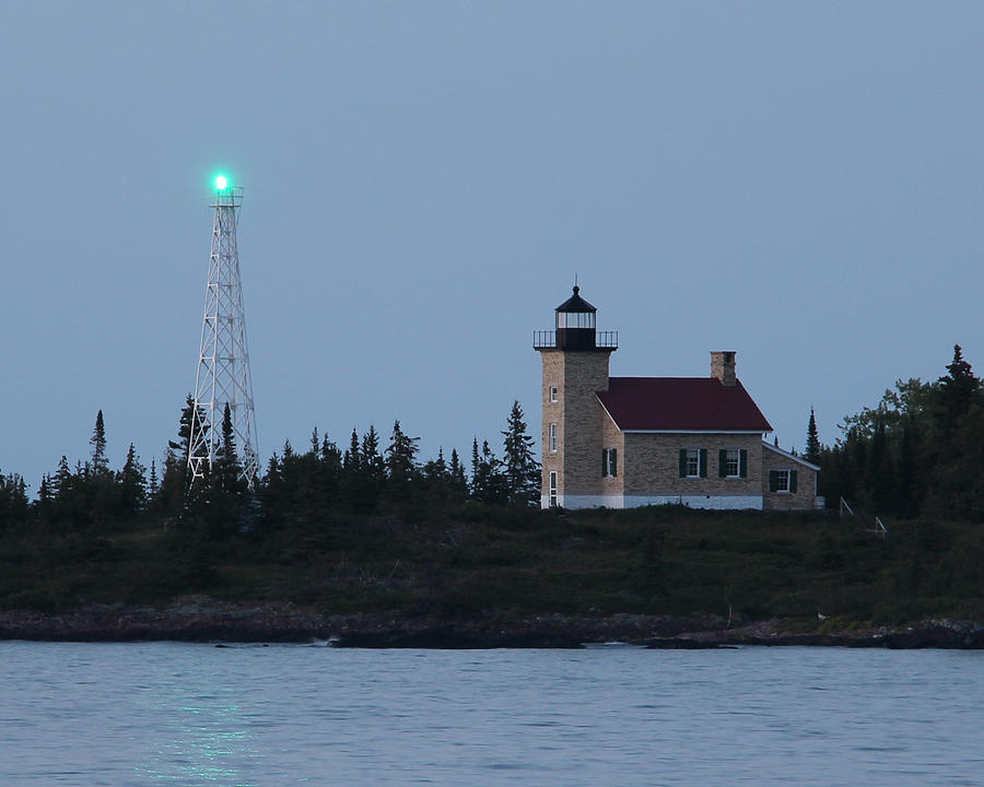 Copper Harbor Lighthouse Photograph by George Jones