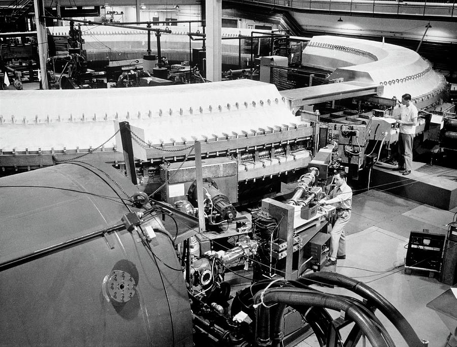 Cosmotron At Brookhaven National Lab Photograph by Brookhaven National Laboratory/science Photo Library