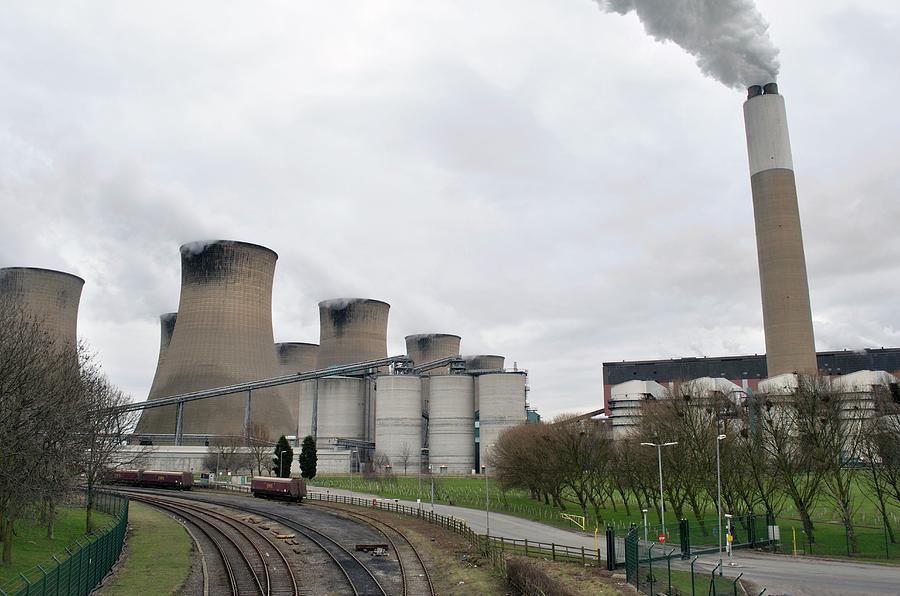 Cottam Power Station by Robert Brook/science Photo Library