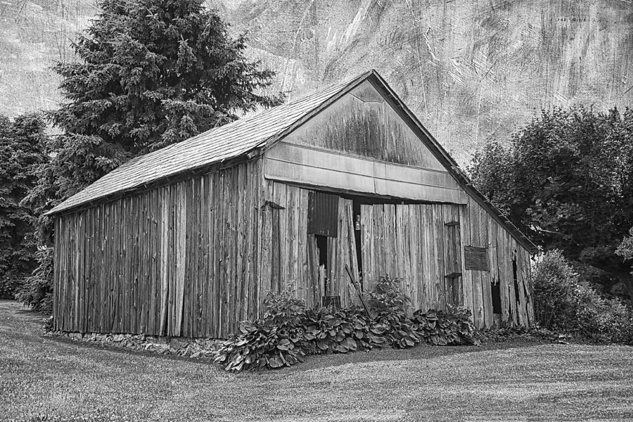 Black And White Photograph - Country Barn by Kim Hojnacki