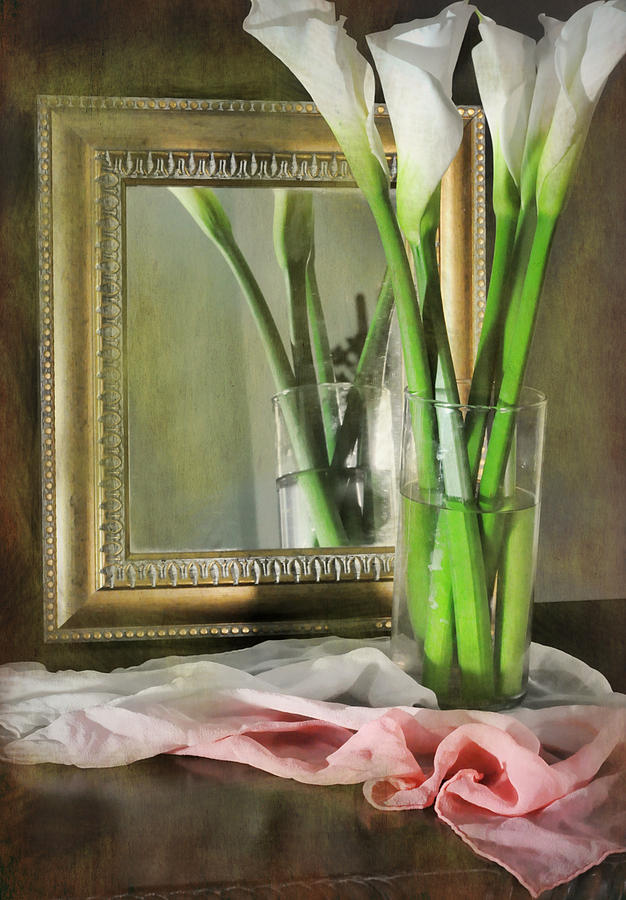 Still Life Photograph - Courting Calla by Diana Angstadt