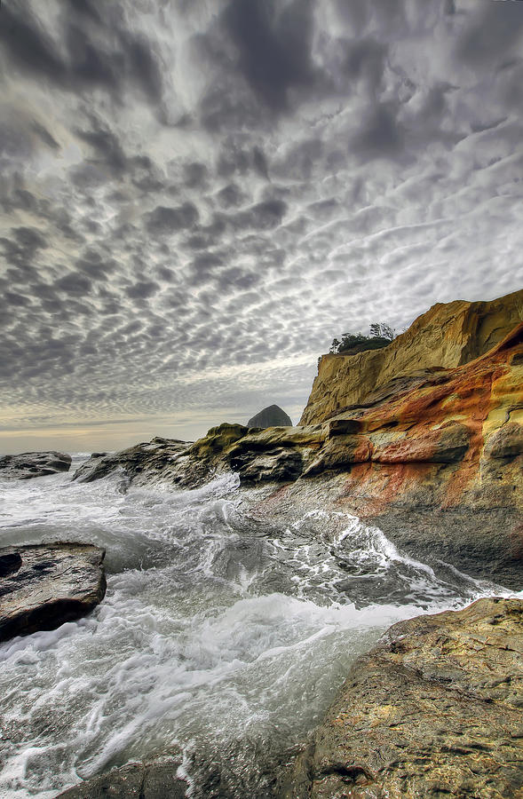 Crashing Waves Photograph - Crashing Waves at Cape Kiwanda by David Gn Crashing Waves Photograph - Crashing Waves at Cape Kiwanda by David Gn
