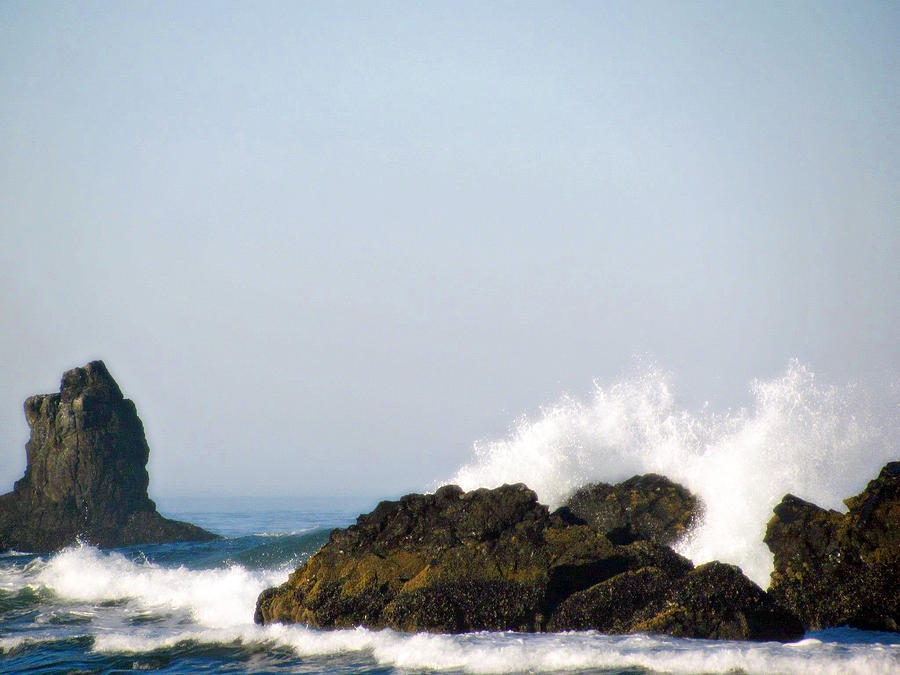 Crashing Waves Photograph by Jens Larsen