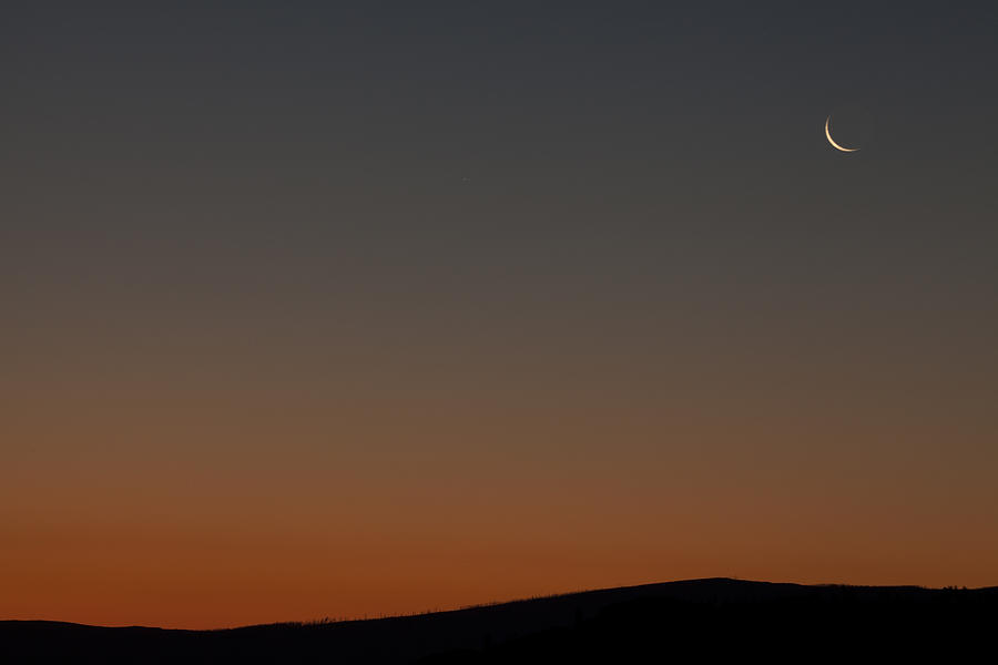 Crescent Moon at Sunrise Photograph by Laura Tucker