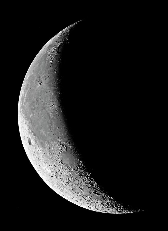 Crescent Moon Photograph by European Southern Observatory / Science Photo Library