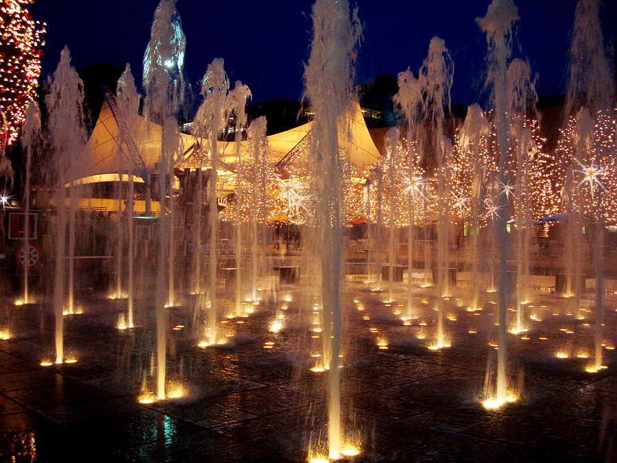 Crown Center Fountain at Christmas Photograph by Ellen Tully