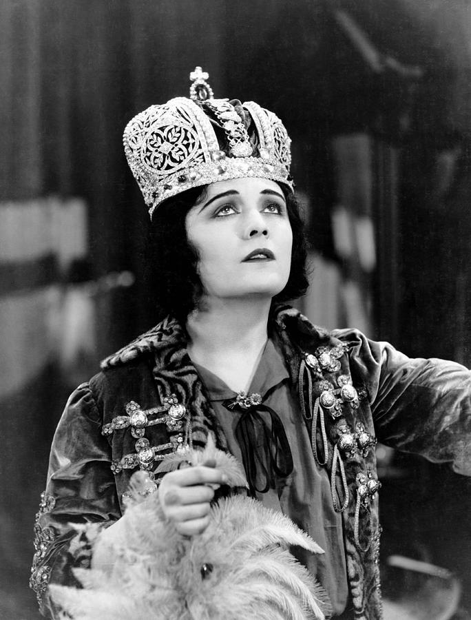 Movie Photograph - Crown Of Lies, Pola Negri, 1926 by Everett