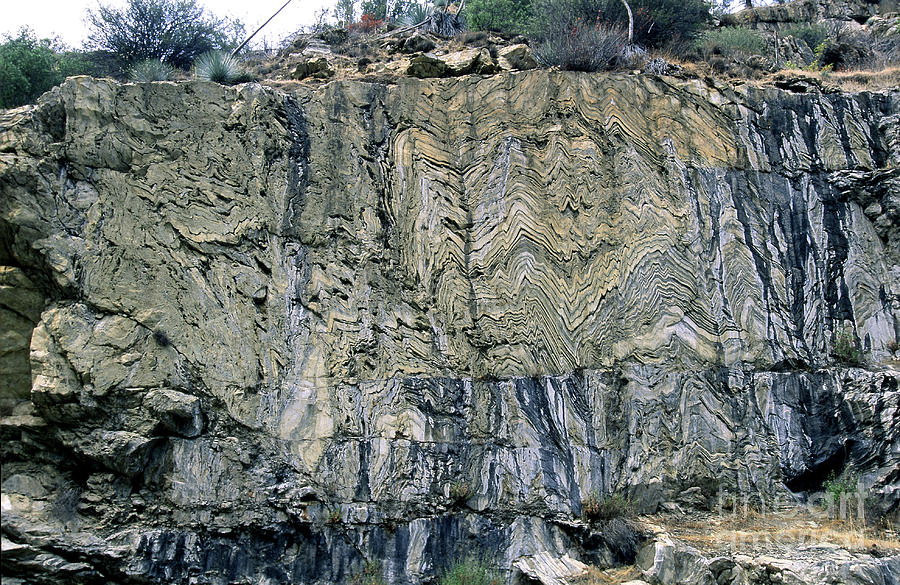 Metamorphic Rock Photograph - Crumpled Strata Of Metamorphic Rocks by Gregory G. Dimijian, M.D.