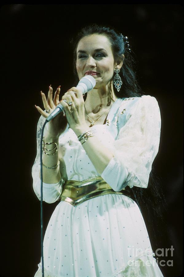 Crystal Gayle Photograph by Concert Photos | Pixels