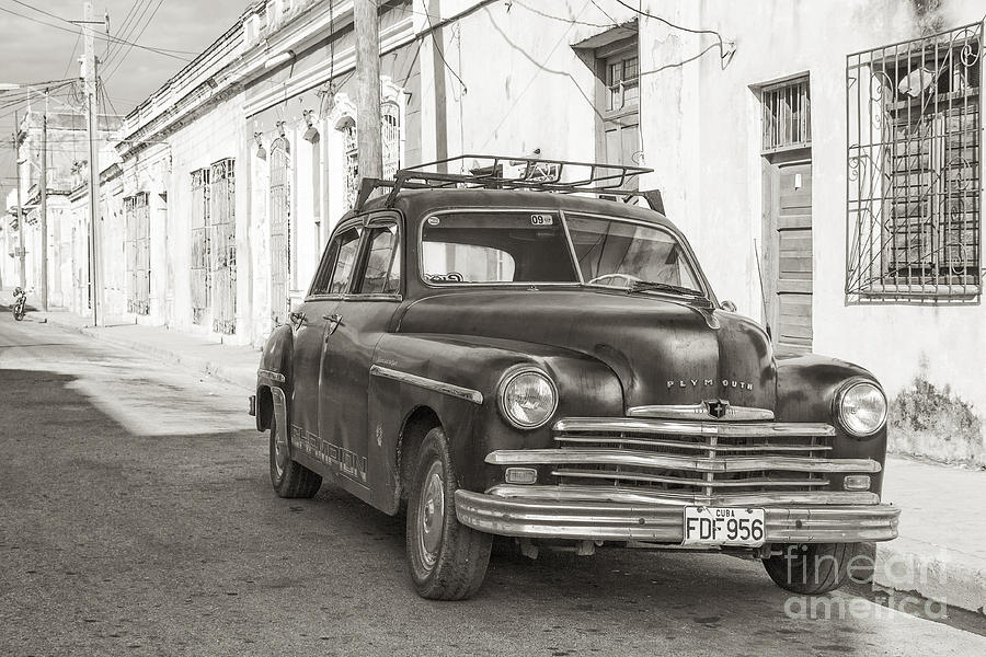 Cuba Cars I Photograph by Juergen Klust