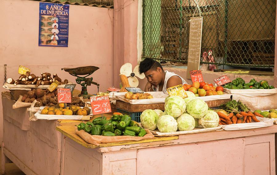 Cauliflower Photograph - Cuban Market Stall by Peter J. Raymond
