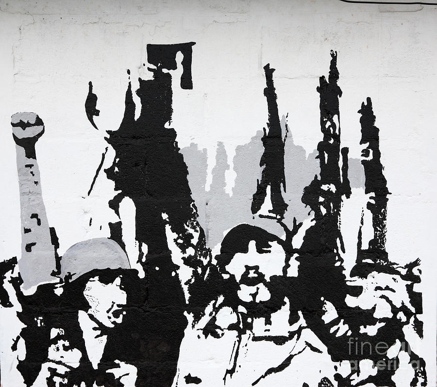 Celebrate Photograph - Cuban revolution painted on a wall by Deborah Benbrook