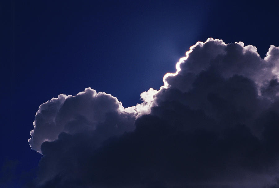 Cumulus Photograph - Cumulus Cloud Covering The Sun by Pekka Parviainen/science Photo Library