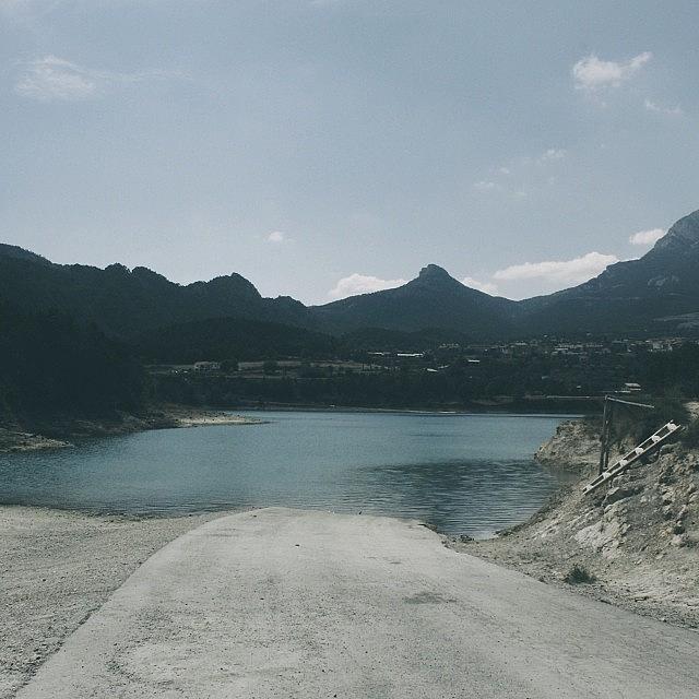 Curvas Que Se Zambullen En El Lago Y Photograph by Elisabet Dominguez