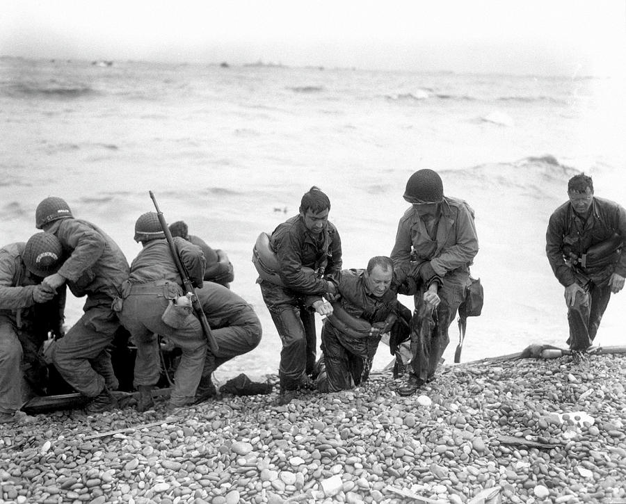 D-day Landings Photograph by Us Army