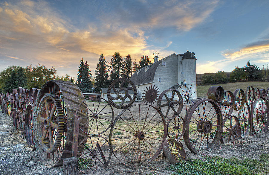 Dahmen Barn Sunset Photograph by Doug Davidson
