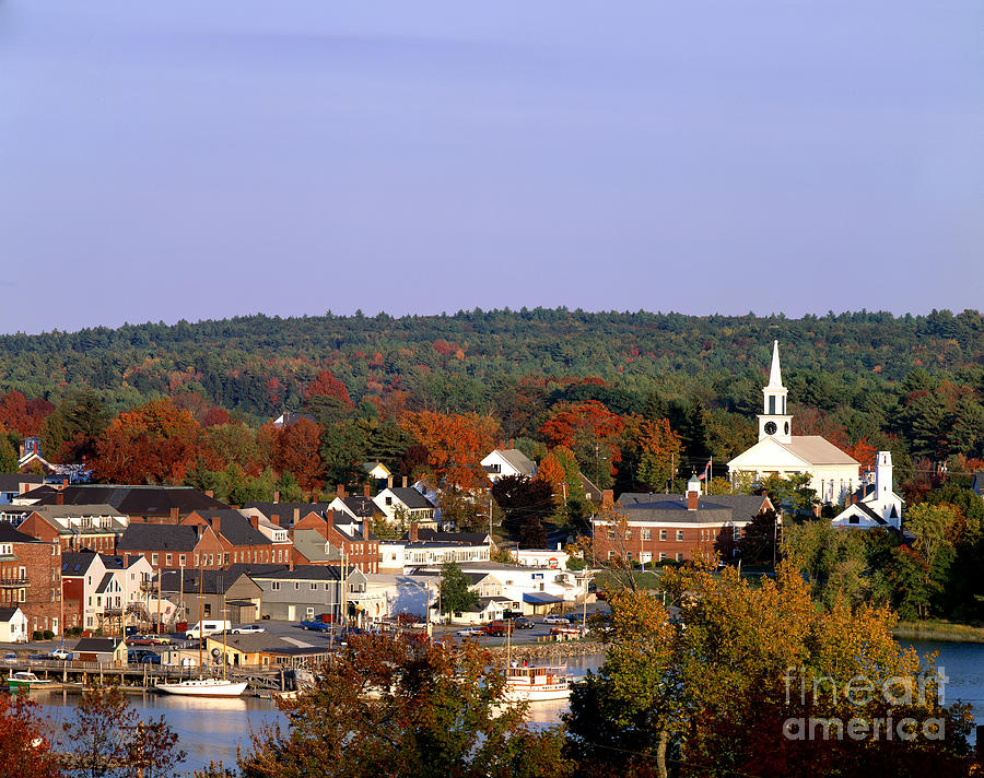 Fall Photograph - Damariscotta, Maine by Rafael Macia