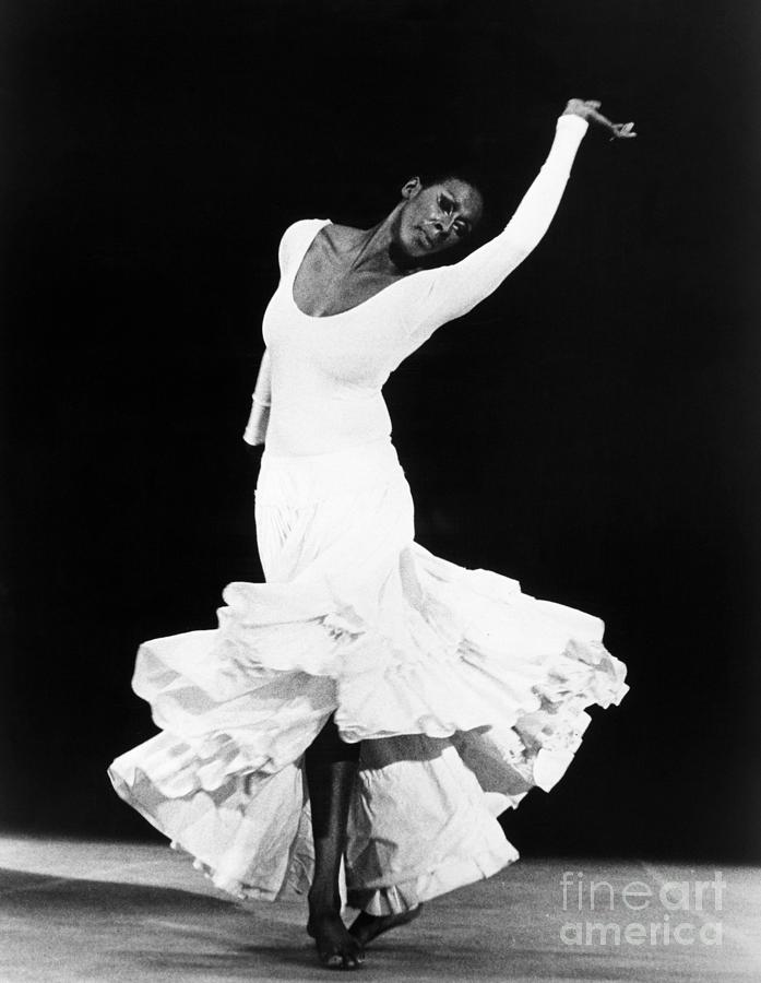 1971 Photograph - Dance - Alvin Ailey #1 by Granger
