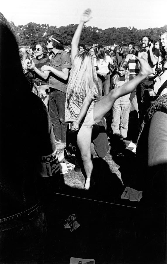 Dancer At Vietnam War Protest Photograph by Underwood Archives Adler