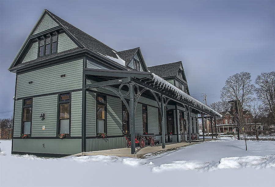 Dansbury Depot in the winter Photograph by Dave Sandt