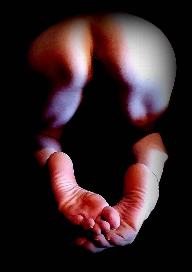 Nude Photograph - Dark Seduction by Guy Pettingell