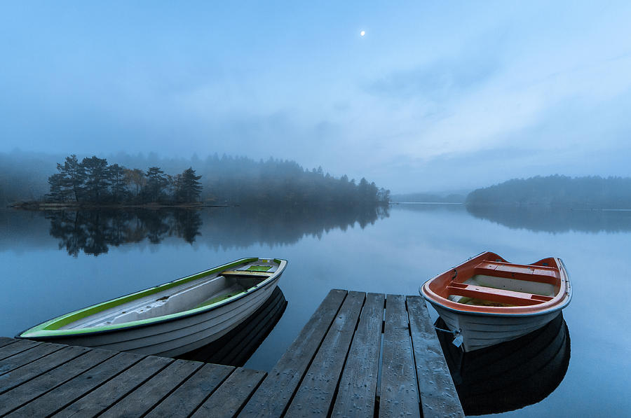 Dawn At The Lake Photograph by Benny Pettersson
