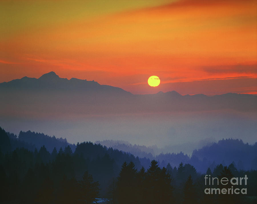 Dawn In The Alps Photograph by Hermann Eisenbeiss