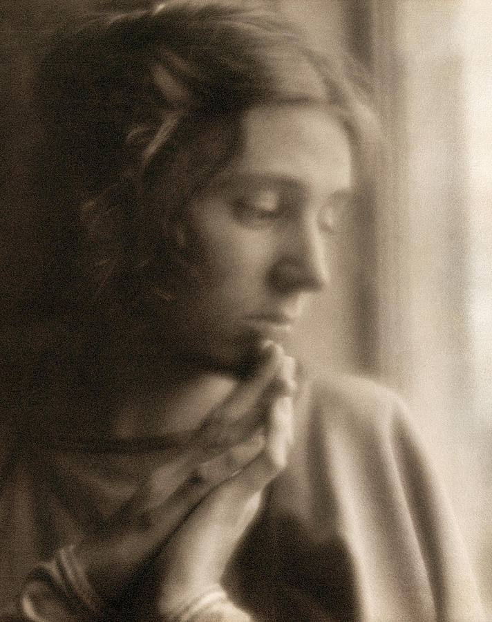 Day Woman, 1905 Photograph by Granger
