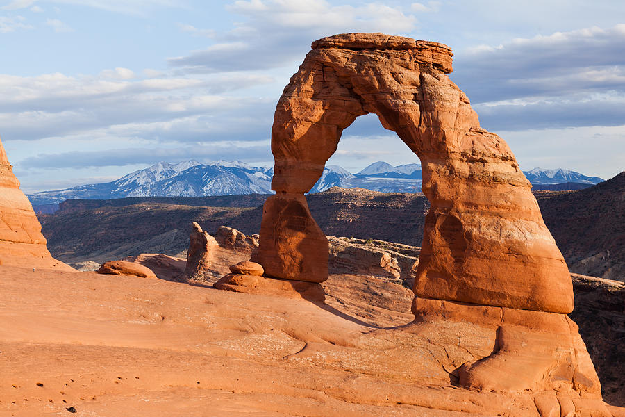 Mountain Photograph - Delicate Arch I by Wolfgang Woerndl
