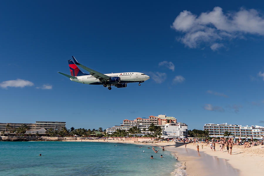 Delta 737 St. Maarten landing Photograph by David Gleeson