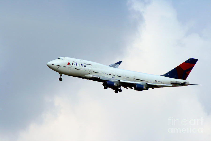 Delta Airlines Photograph