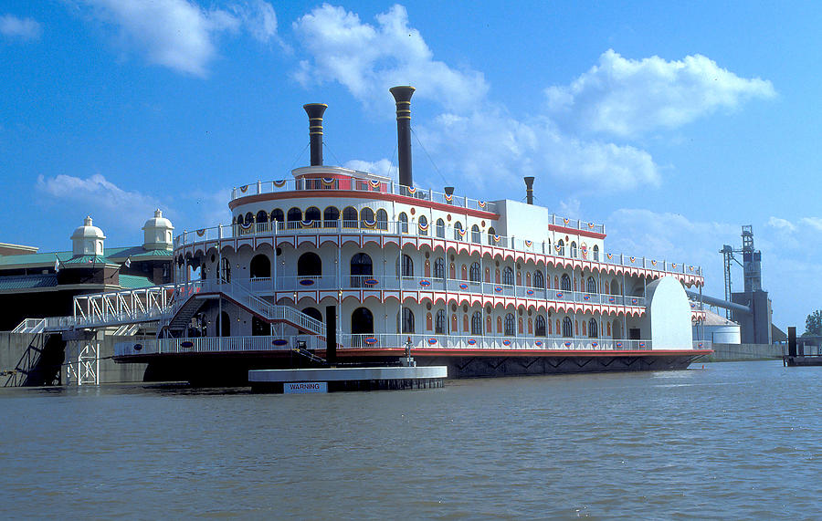 delta queen riverboat new orleans