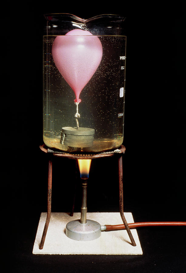 Gas Photograph - Demonstration Of The Expansion Of A Gas by Sinclair Stammers/science Photo Library