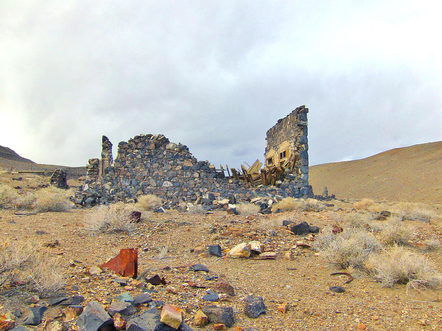 Desert Ruins Pastel Photograph by Marilyn Diaz