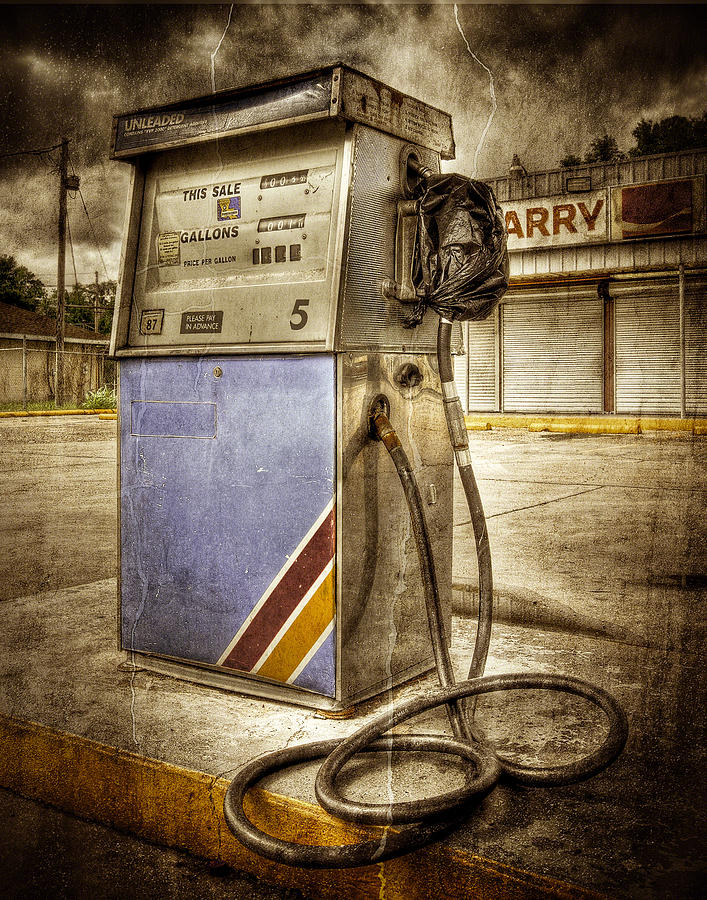 Destrehan Gas Pump Photograph by Ray Devlin