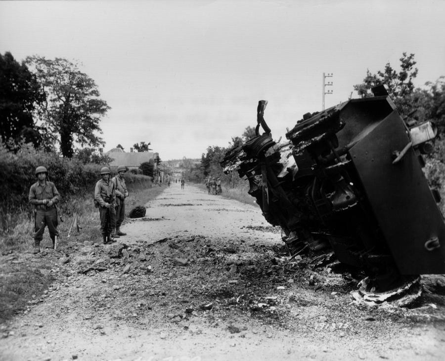 History Photograph - Destroyed U.s. Tank At La by Everett