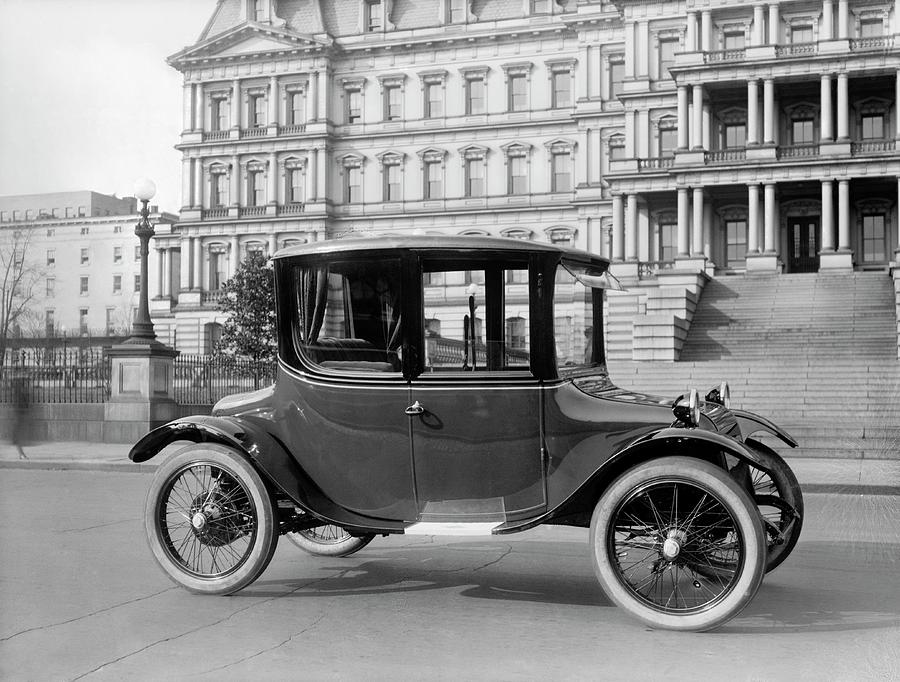 Detroit Electric Automobile Photograph by Library Of Congress/science Photo Library