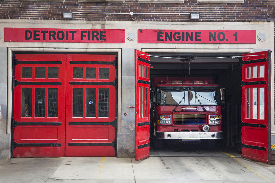 Detroit Fire Engine Number 1 Photograph by John McGraw