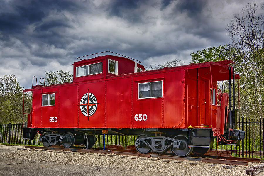 Transportation Photograph - Detroit Toledo Ironton Railroad Caboose DSC03873 by Greg Kluempers