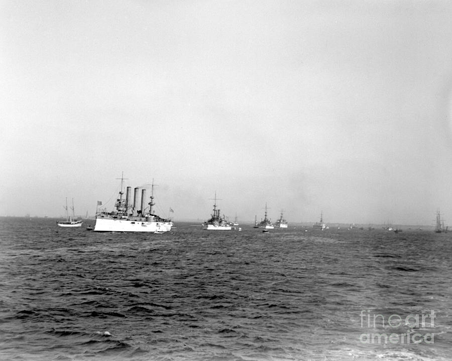 Deweys Triumphant Fleet Photograph by William Haggart