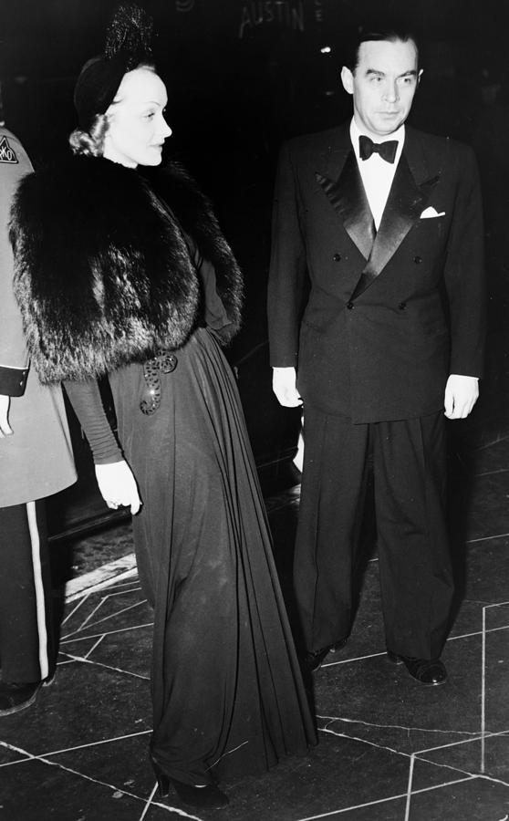 Dietrich & Remarque, 1940 Photograph by Granger
