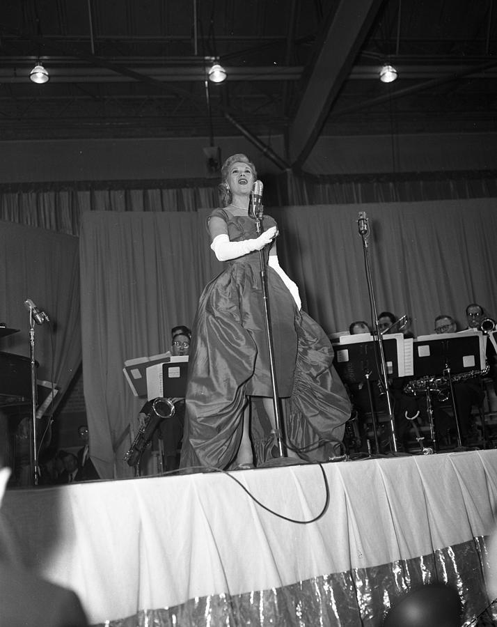 Dinah Shore in 1958 Photograph by Retro Images Archive