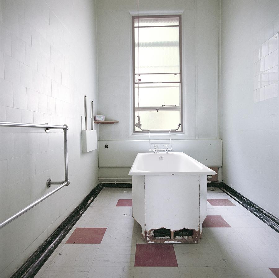 Bath Photograph - Disabled Bathroom by Larry Dunstan/science Photo Library