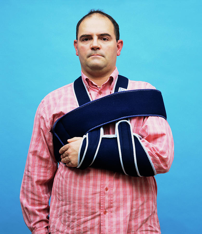 Dislocated Shoulder Photograph by Alex Bartel/science Photo Library