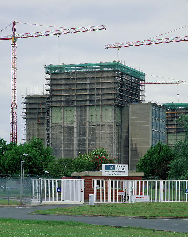 Dismantling Decommissioned Nuclear Power Station Photograph by Martin Bond/science Photo Library